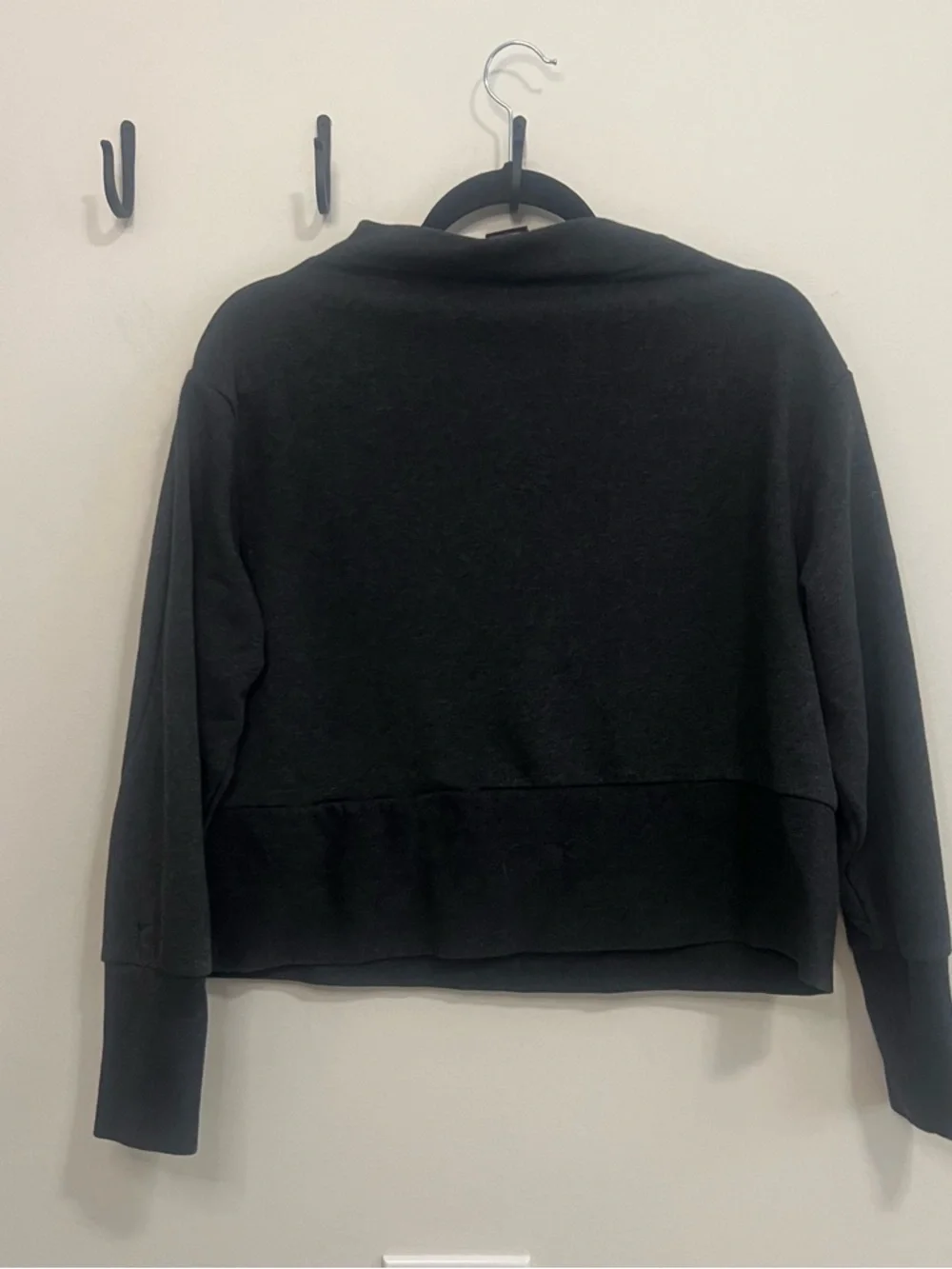 Nike Black Cropped Funnel Neck Hoodie Mock Neck Lounge Athleisure Workout Gym